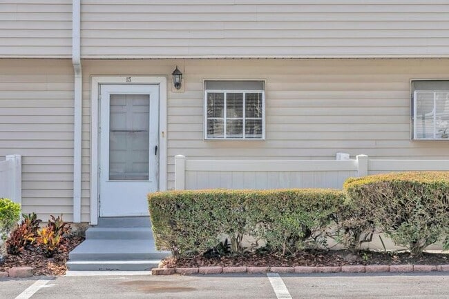 Building Photo - 111 E 1st St