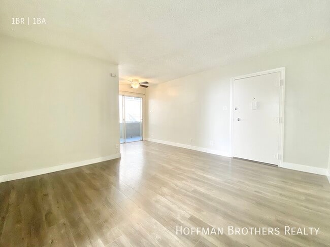 Building Photo - 981 Elden Ave