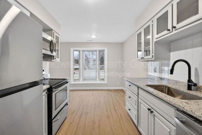 Foto del edificio - 90 Sutters Mill Rd