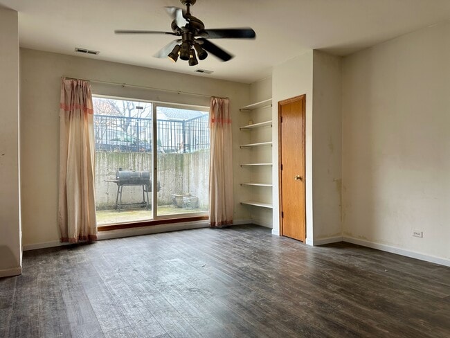 Foto del edificio - 2423 W Harrison St