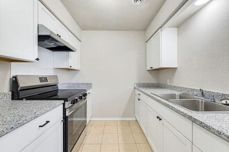 Building Photo - 1247 W Sunset Dr