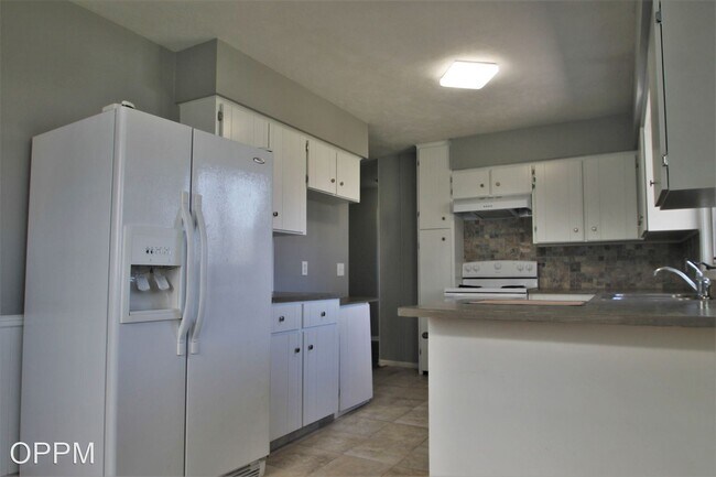 Building Photo - 4 br, 3 bath House - 3742 S 48th Ave