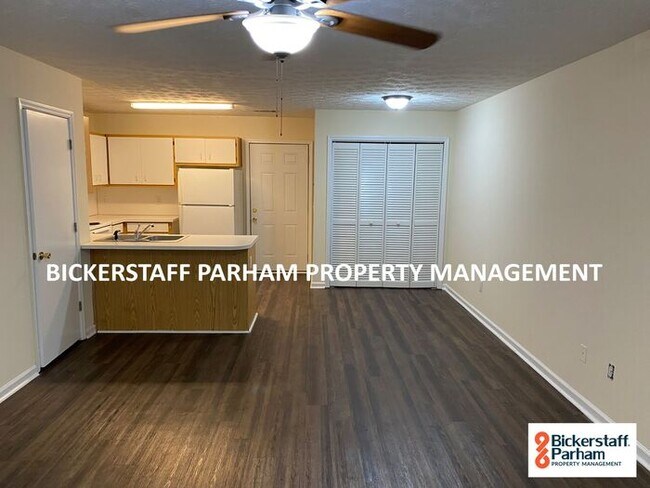 Foto del edificio - 2 Bedroom 1.5 Bath. Located Off Of Macon Rd!!