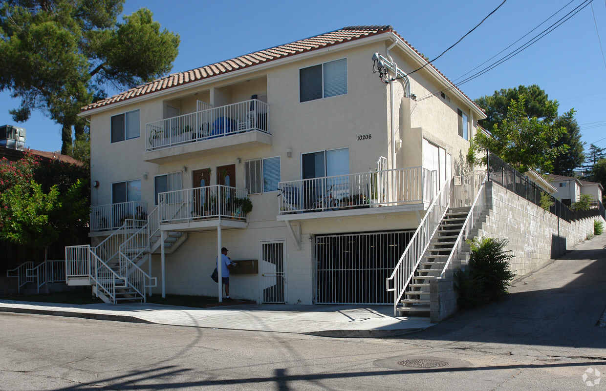 Foto principal - 10206 Hillhaven Ave
