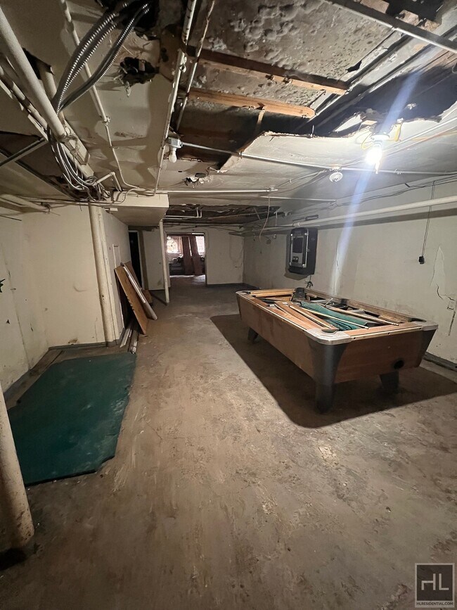Building Photo - Huge Storefront office space -- Newly Reno...