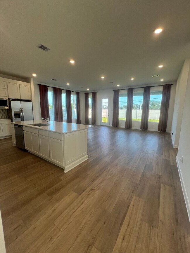 Foto del edificio - 4045 Centennial Ridge Dr