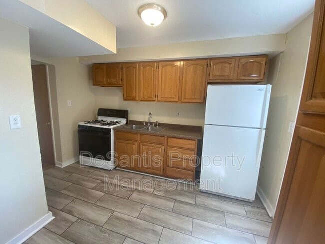 Building Photo - 500 Cypress Dr