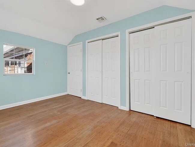 Foto del edificio - 636 Throgs Neck Expy