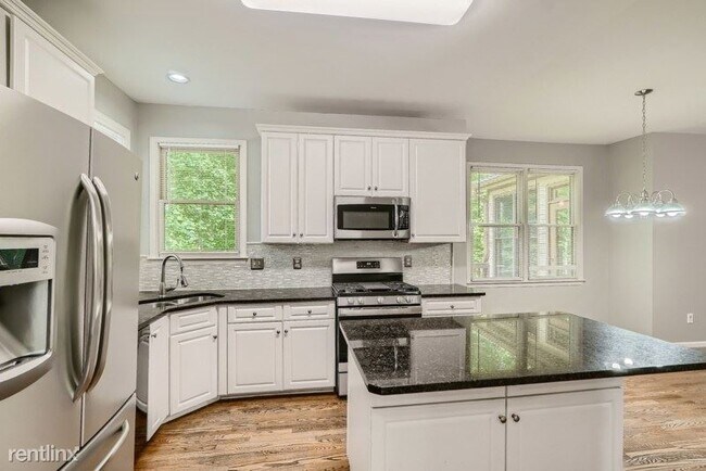 Building Photo - 5 br, 3 bath House - 620 Golden Meadows Ln