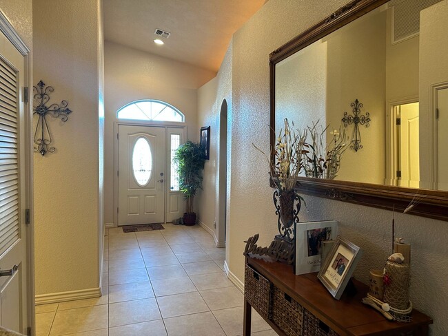 Building Photo - Fully Furnished Short-Term Rental in Fort Mohave-3BD/2BA