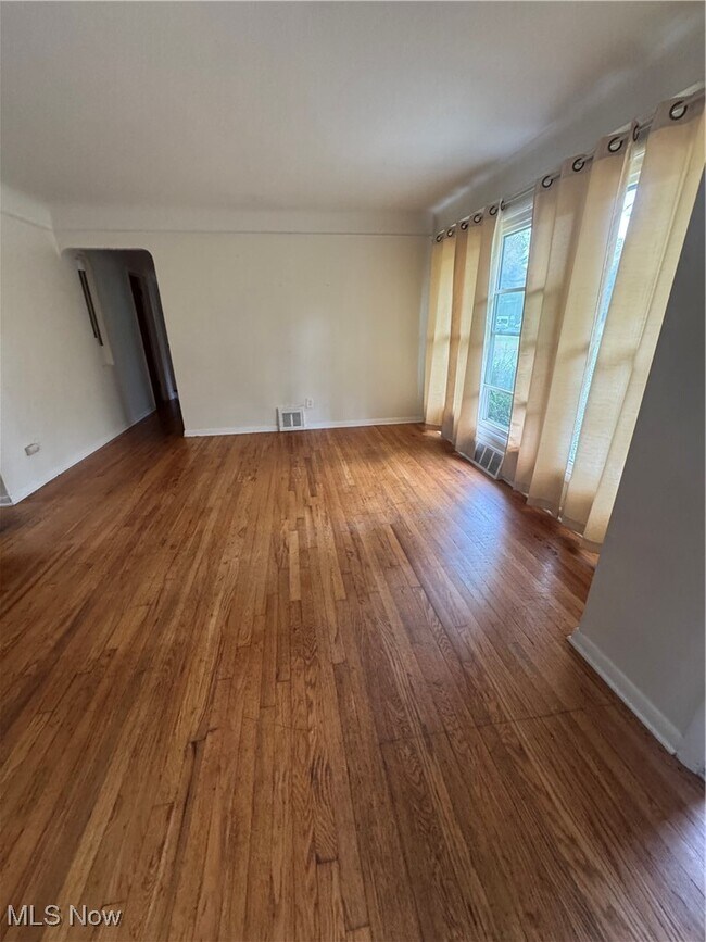 Foto del edificio - 2730 Columbia Rd