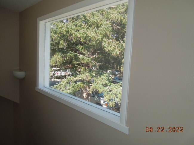 Building Photo - 1215 S 5th Ave