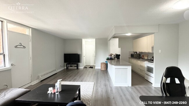 Building Photo - 207-3085 Queen Frederica Dr
