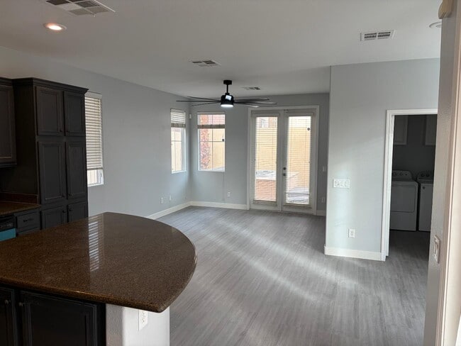 Foto del edificio - 10244 Jersey Shore Ave