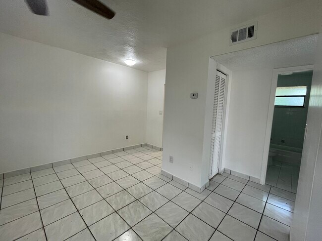 Foto del edificio - 6030 SW 32nd St