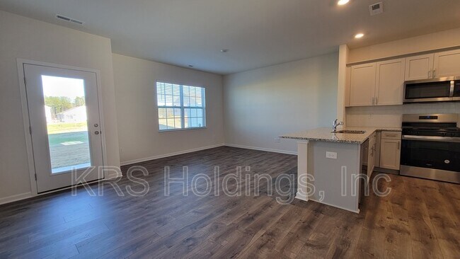 Foto del edificio - 533 Belgian Red Wy