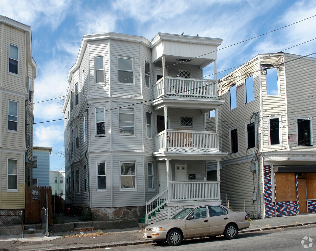 318 Lawrence St, Lawrence, MA 01841 Apartments in Lawrence, MA