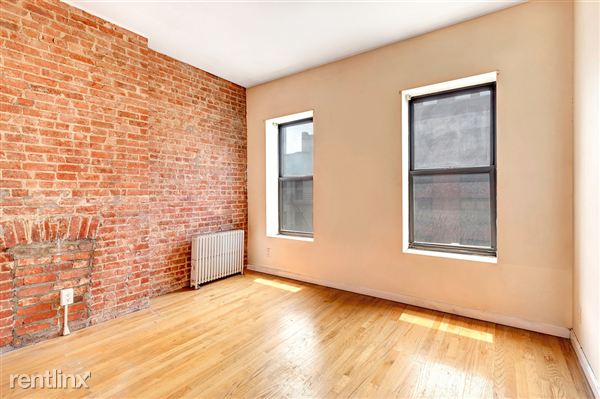 Building Photo - 451 W 48th St