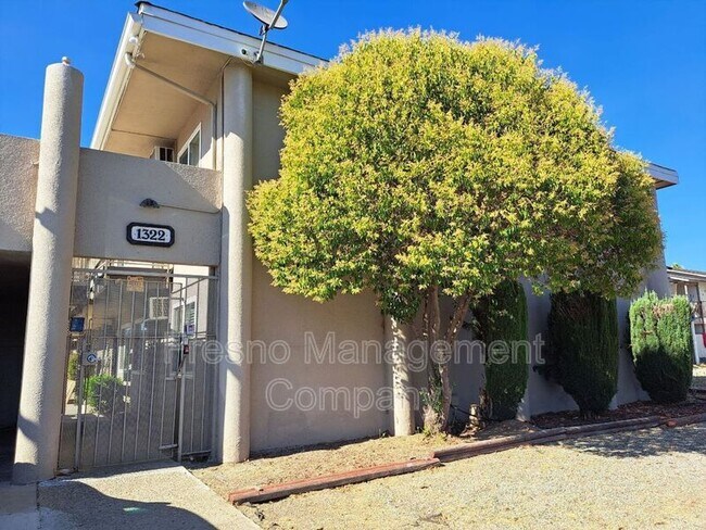 Foto del edificio - 1322 E. Bulldog Lane