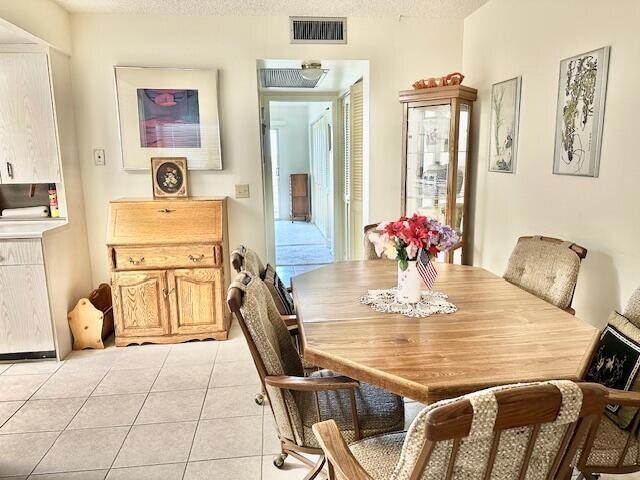 Building Photo - 4014 Newcastle A