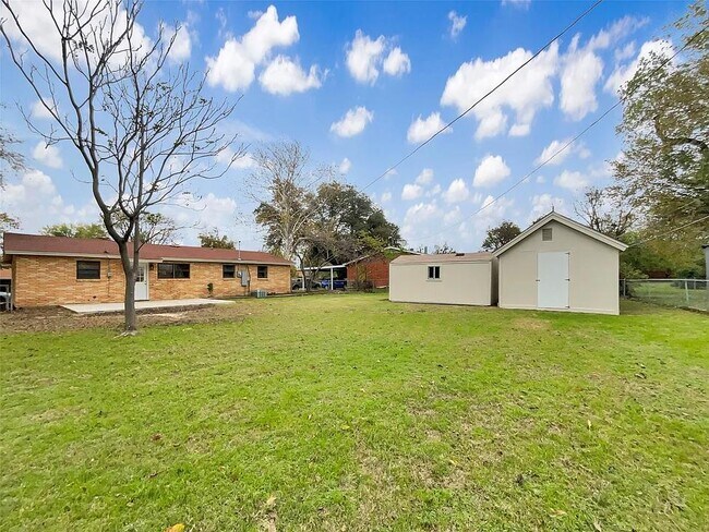 Foto del edificio - MOVE IN READY