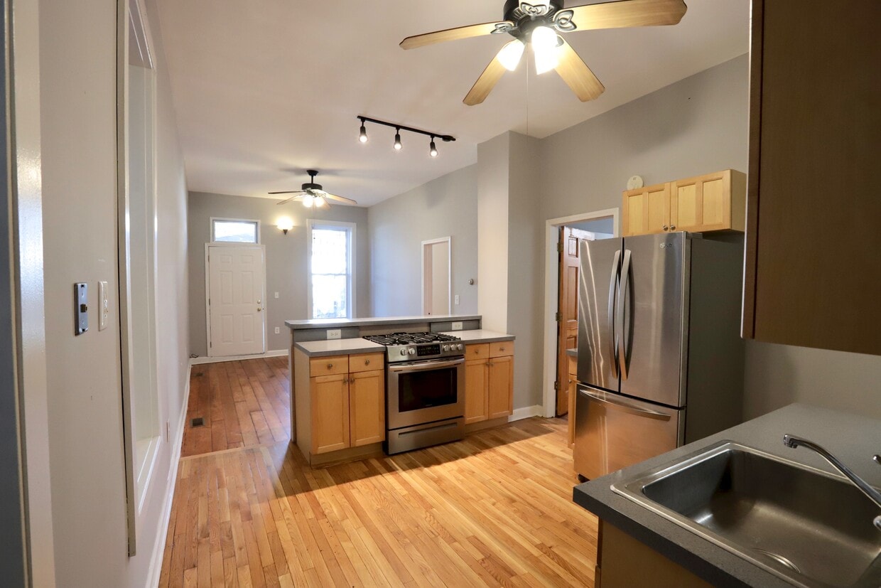 Primary Photo - 1130 N Wolcott Ave