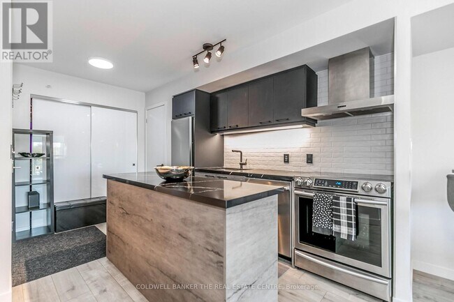 Building Photo - 68 Abell St