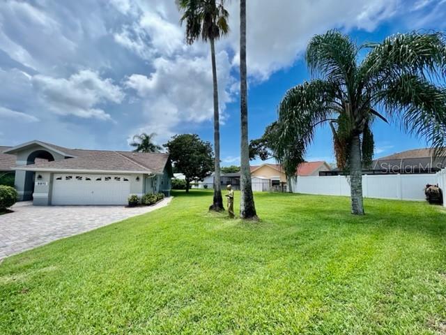 Foto del edificio - 8815 Greenleaf Ct