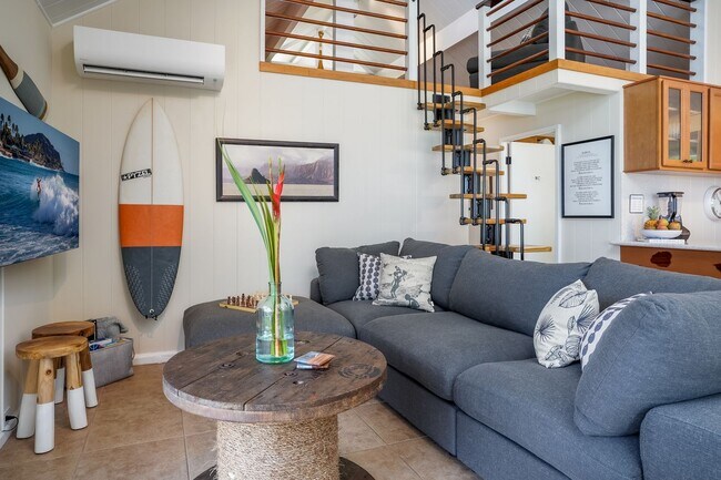 Building Photo - Oceanfront Cottage FULLY-FURNISHED 2 bedro...