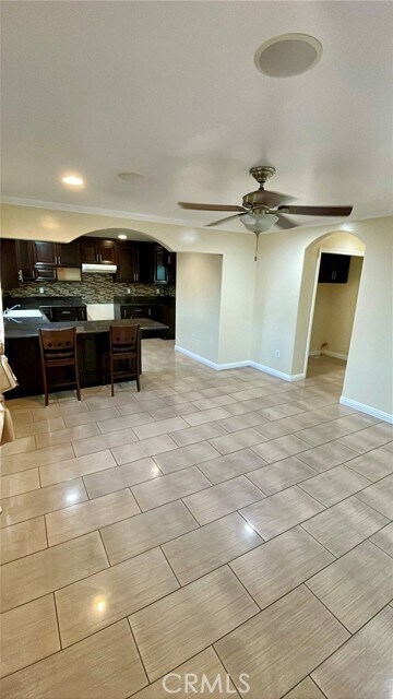 Foto del edificio - 10818 Yukon Ave S