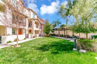 Building Photo - 1543 Rucker Pl