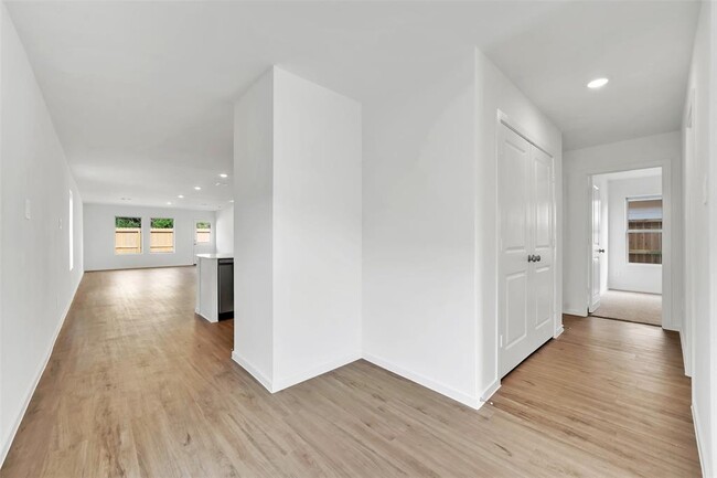 Building Photo - 17926 Becker Lndg Dr