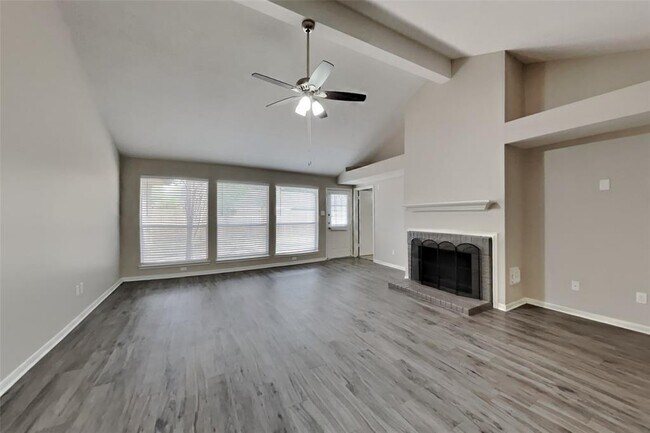 Foto del edificio - 21326 Meadowhill Dr