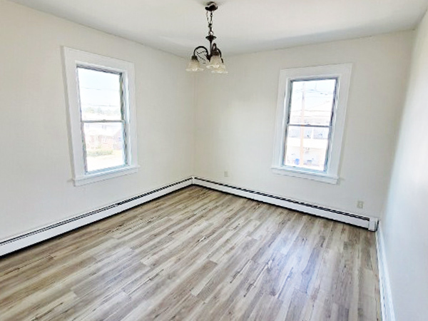 Building Photo - 544 Outwater Ln