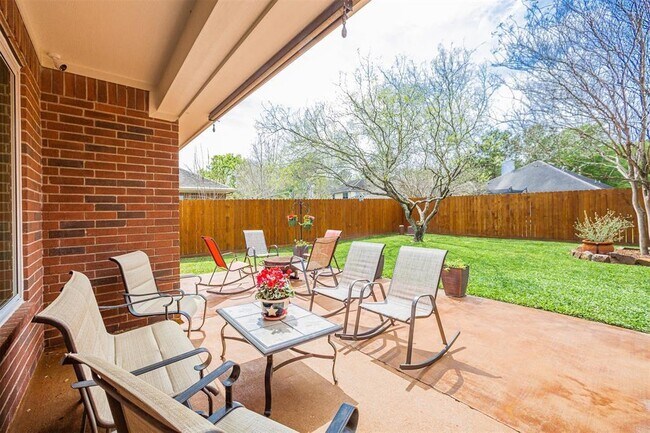 Foto del edificio - 3034 Glenthorpe Ln