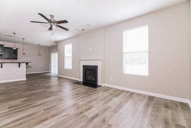 Building Photo - 3640 Tule Spring St