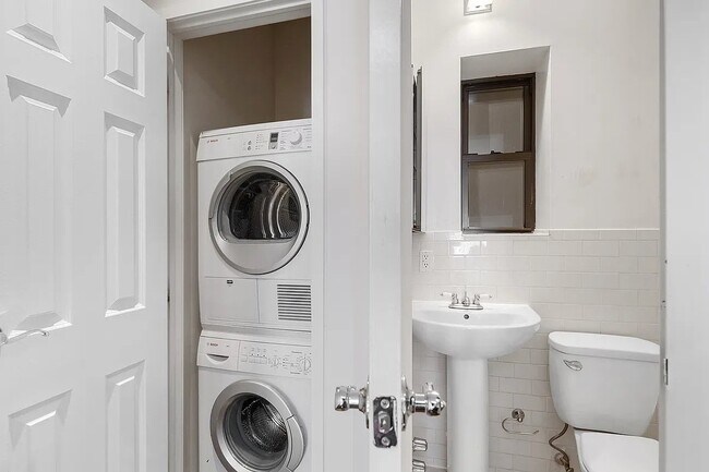 Foto del edificio - 316 W 14th St