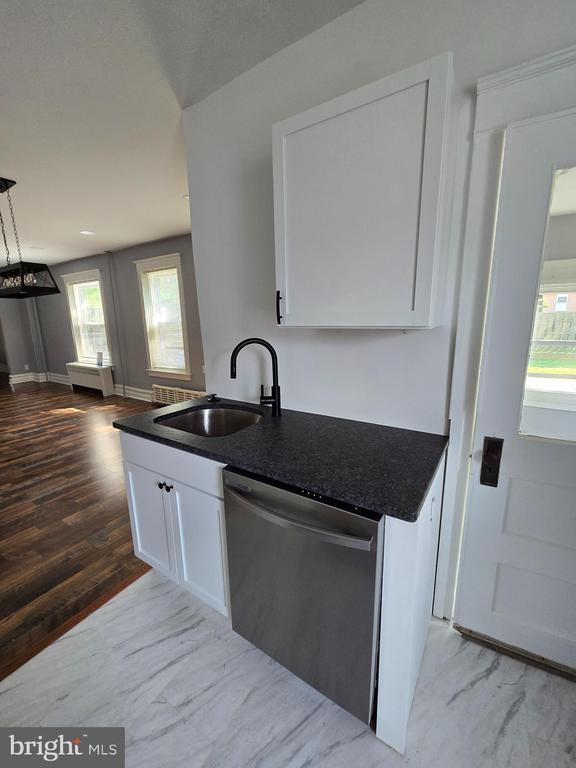 Foto del edificio - 393 N York St