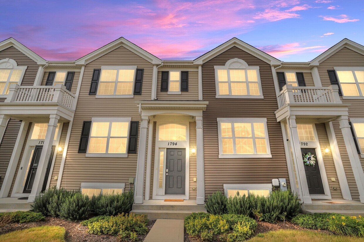 1794 Ruby Dr, Pingree Grove, IL 60140 Townhome Rentals in Pingree