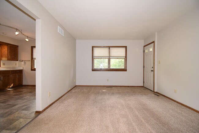 Building Photo - W56N491 Highland Dr