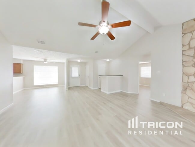 Building Photo - 14831 Waterside Dr