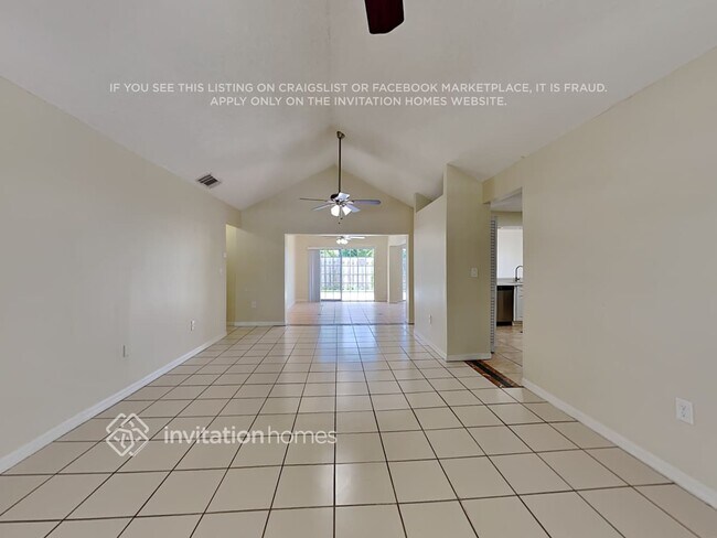 Foto del edificio - 15671 SW 143rd Ave