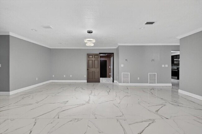 Foto del edificio - 15775 N Miami Ave