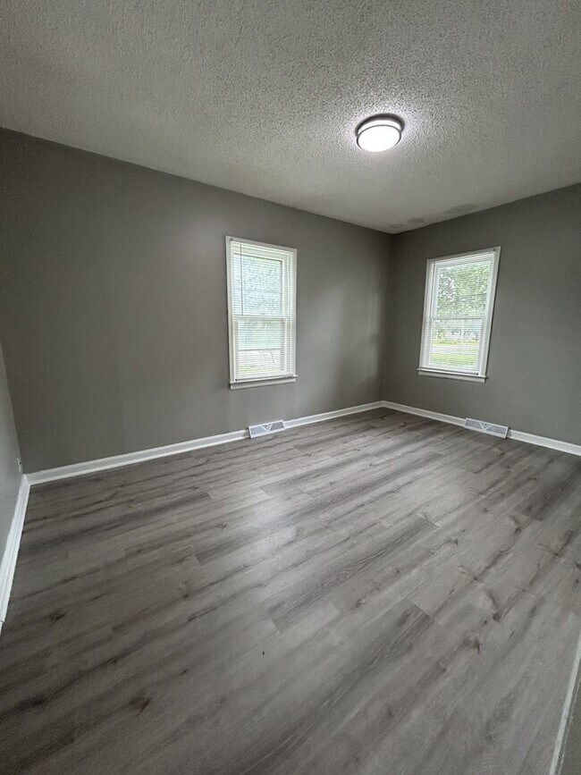 Foto del edificio - 806 W Kansas St