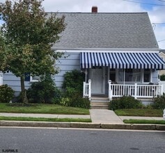 Building Photo - 209 N Granville Ave