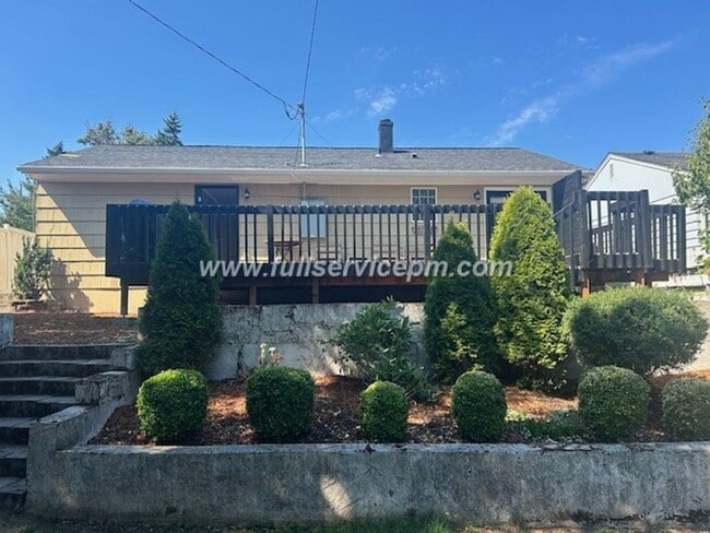 Foto del edificio - West Seattle Vintage Charm meets Modern! Huge Deck and Fire pit!