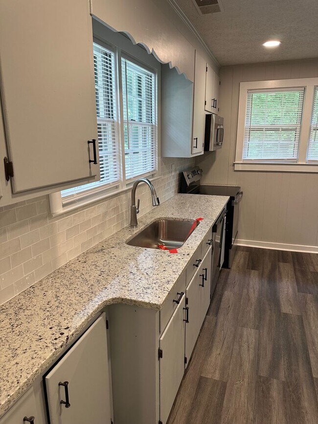 Foto del edificio - Poplar S. 138