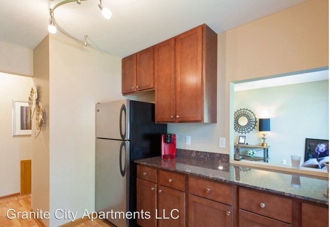 Building Photo - 3415 65th Ave N