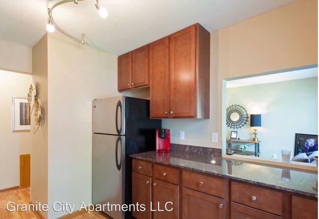 Foto del edificio - 3415 65th Ave N