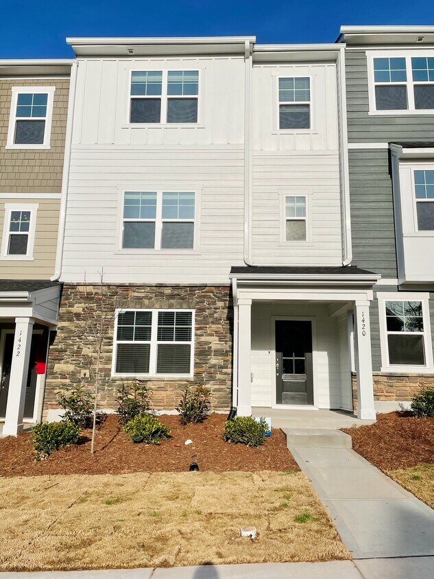 Foto principal - 1420 Rosepine Drive